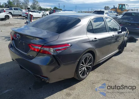 2018 Toyota Camry Se z USA, uszkodzony, nr VIN 4T1B11HK8JU144645